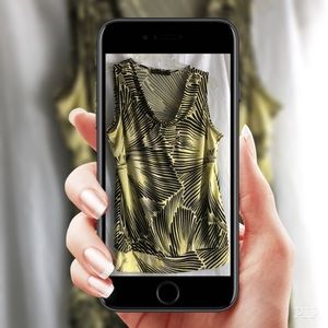 ✨EUC -The Limited Sleeveless Top Size Medium